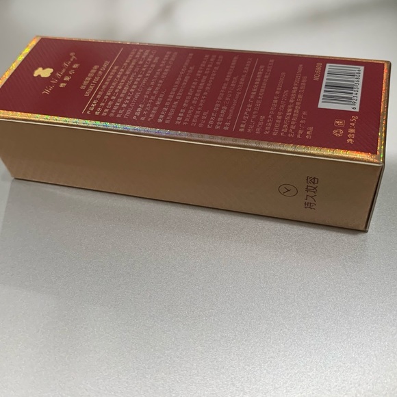 Red Velvet Lip Glaze with Gold Lion NIB - Picture 7 of 15